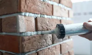 Jaką zaprawę wybrać do fugowania płytek klinkierowych? Kluczowe informacje.