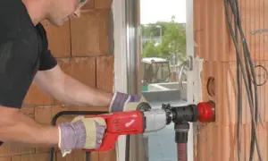 Skuteczne metody wiercenia otworów w betonie zbrojonym bez problemów