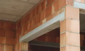 Jaka zaprawa do nadproży zapewnia trwałość i bezpieczeństwo konstrukcji?