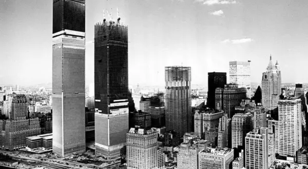 Kiedy wybudowano World Trade Center? Odkryj fascynującą historię budowy