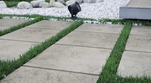 Co położyć na beton na tarasie? Najlepsze materiały, które zaskoczą.