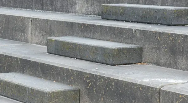 Jak tanio wykończyć schody betonowe zewnętrzne i zaoszczędzić na kosztach