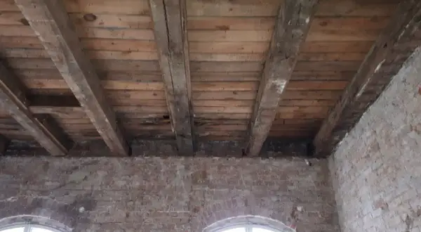 Jak wzmocnić strop w starym domu? Praktyczne metody i porady ekspertów