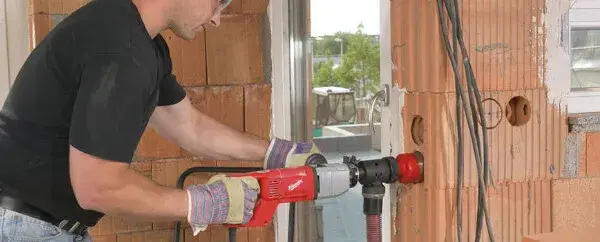 Skuteczne metody wiercenia otworów w betonie zbrojonym bez problemów