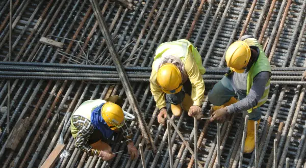 Montaż zbrojenia: najczęstsze błędy i skuteczne metody instalacji